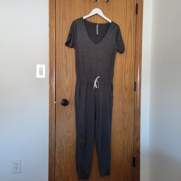 Vuori Pants - Vuori All Day Jumpsuit Small Gray